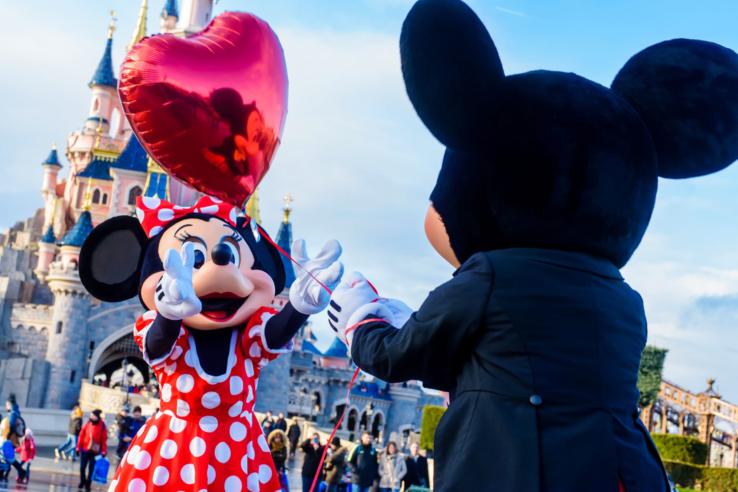 Disneyland Paris ๐น Valentineโs Day + other dates