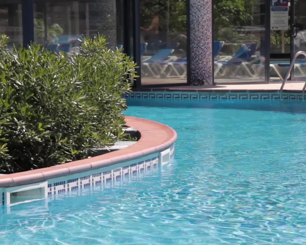 4 β May school holidays deal πͺπΈ