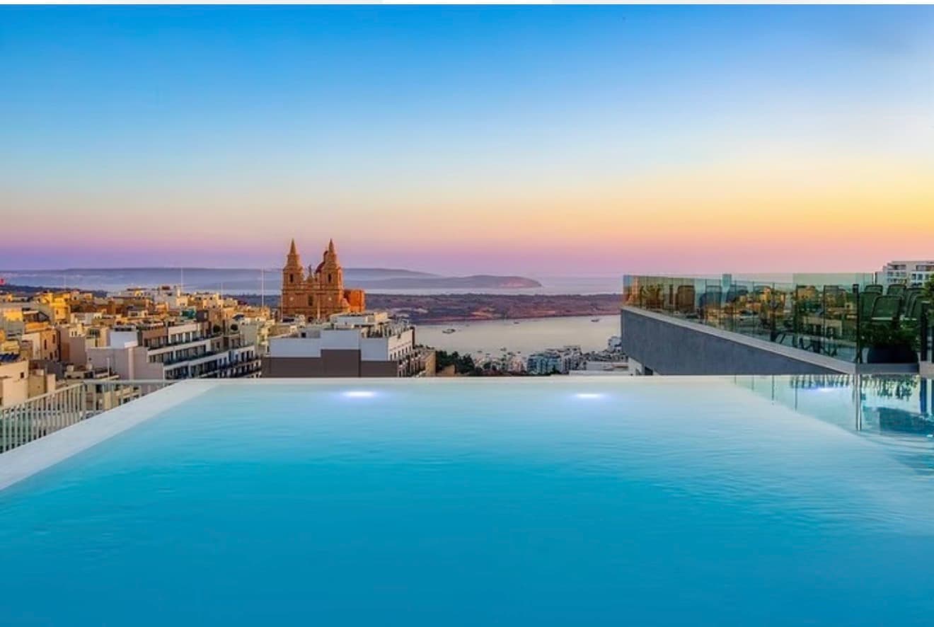 4* Malta ðēðđ Rooftop infinity pool ð