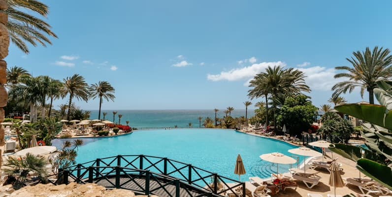 £99 Full board holiday! 😳 1 week ✈️ 🏨