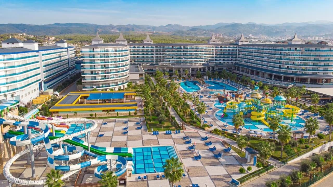 4 ⭐ Turkey 🇹🇷 All inclusive! Waterslides & beachfront! 🏖️